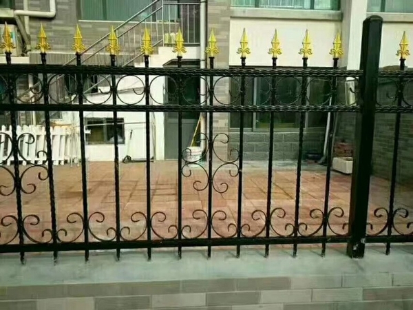 鐵藝護(hù)欄